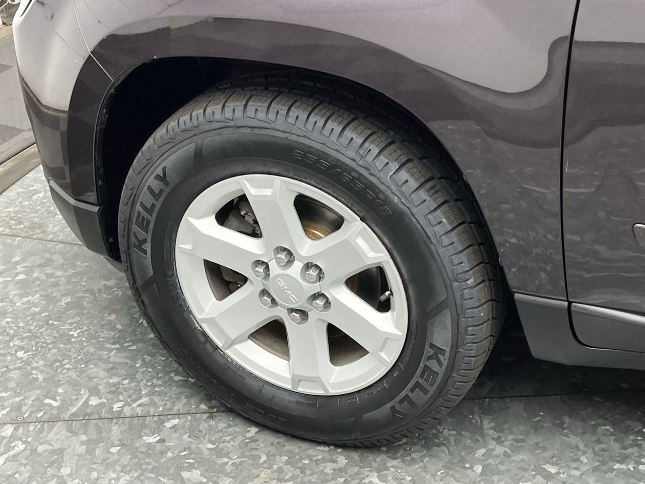 Used 2015 GMC Acadia SLE FWD image 32