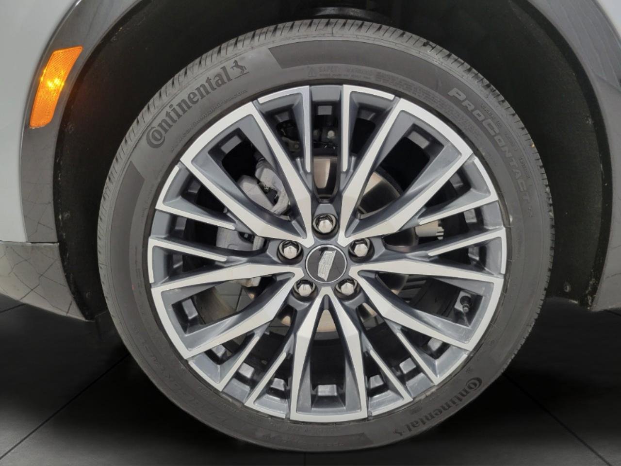 Certified 2024 Cadillac XT4 Sport AWD/4WD image 30