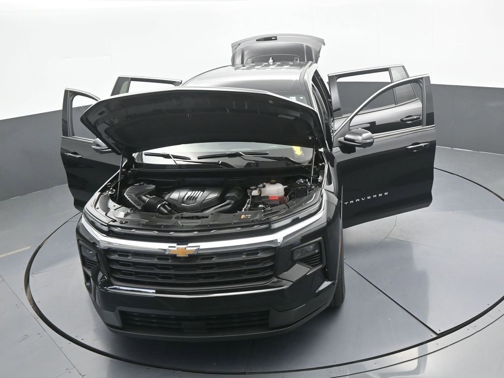 Used 2024 Chevrolet Traverse LS image 77