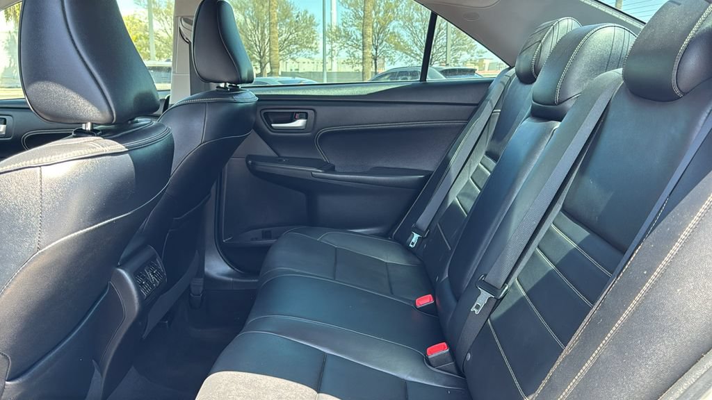 Used 2017 Toyota Camry XLE w/ Moonroof Package FWD image 22