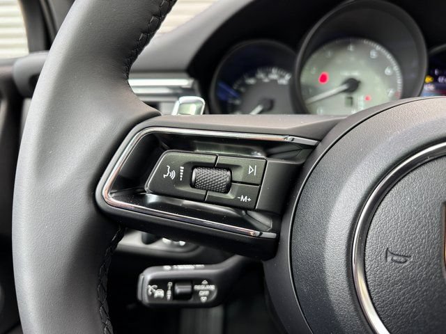 Certified 2026 Porsche Macan S AWD/4WD image 15