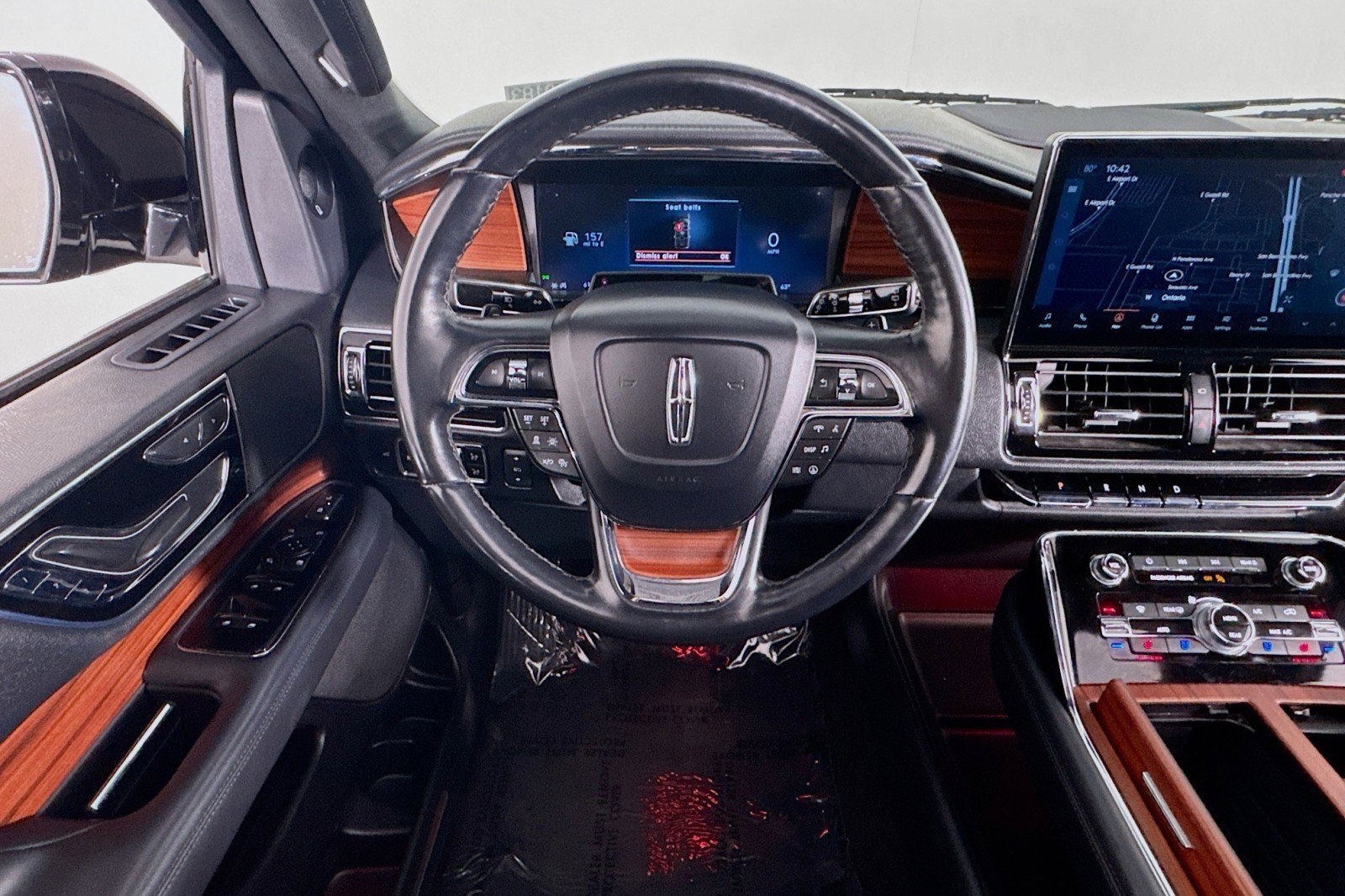 Used 2024 Lincoln Navigator Premiere AWD/4WD image 4