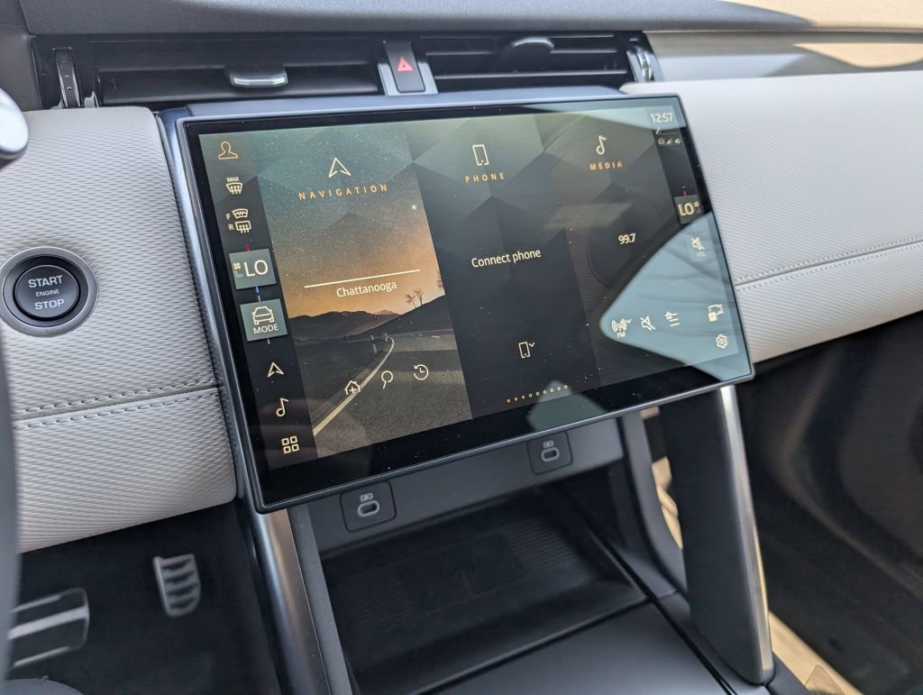 Used 2025 Land Rover Discovery Sport Dynamic SE image 16