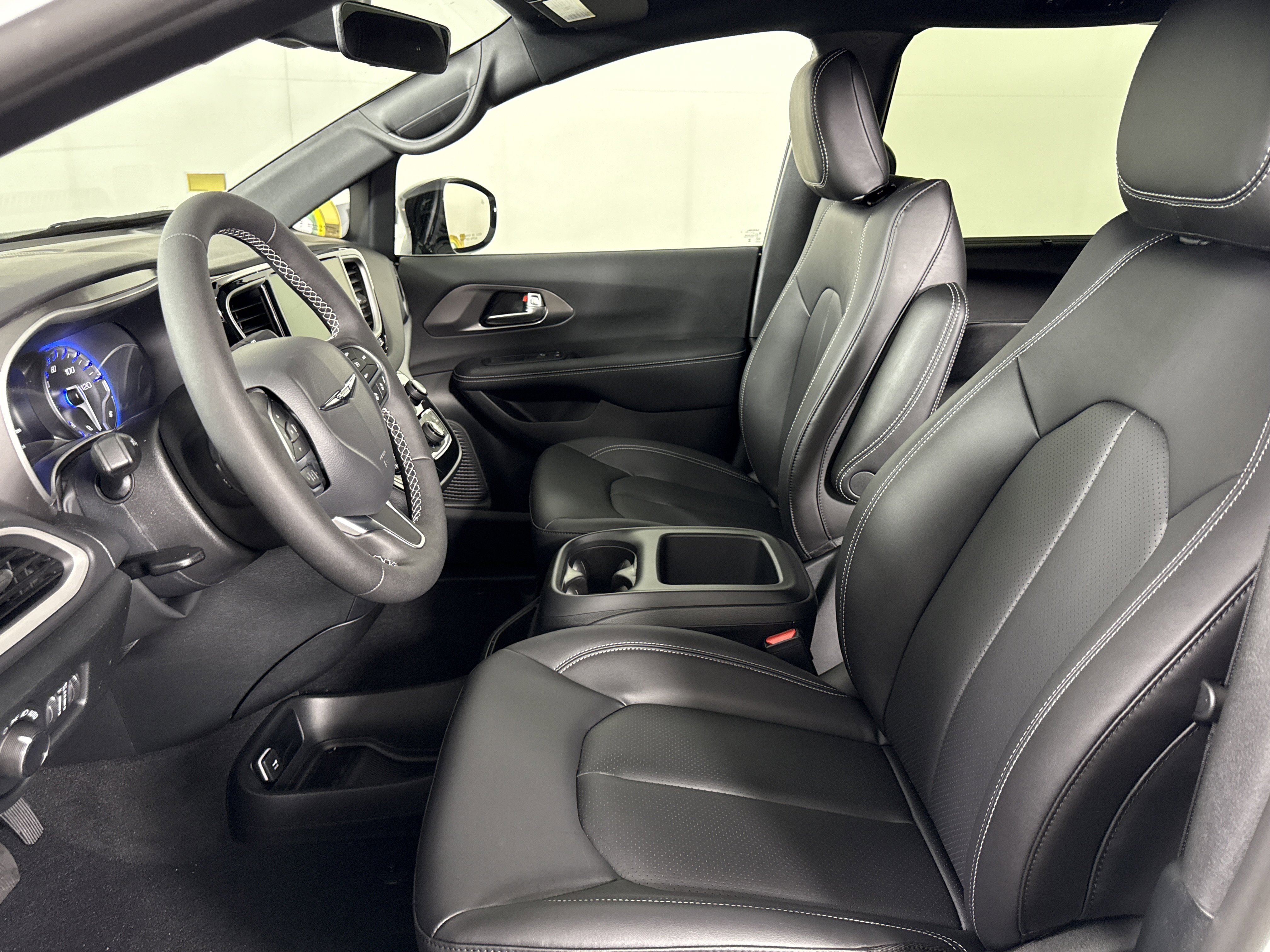 New 2026 Chrysler Voyager LX image 12