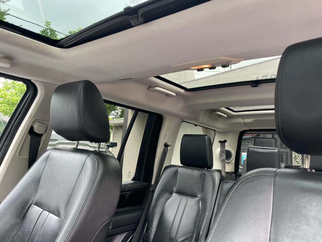 Used 2016 Land Rover LR4 HSE Silver Edition AWD/4WD image 17