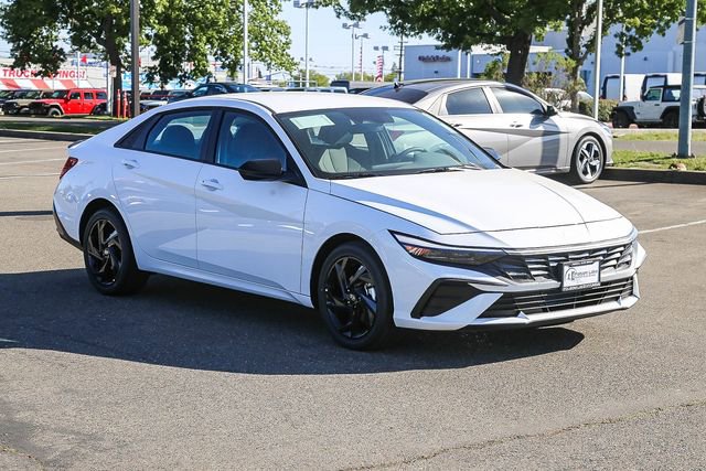 New 2026 Hyundai Elantra Sport FWD image 6