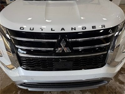 New 2025 Mitsubishi Outlander SE image 31
