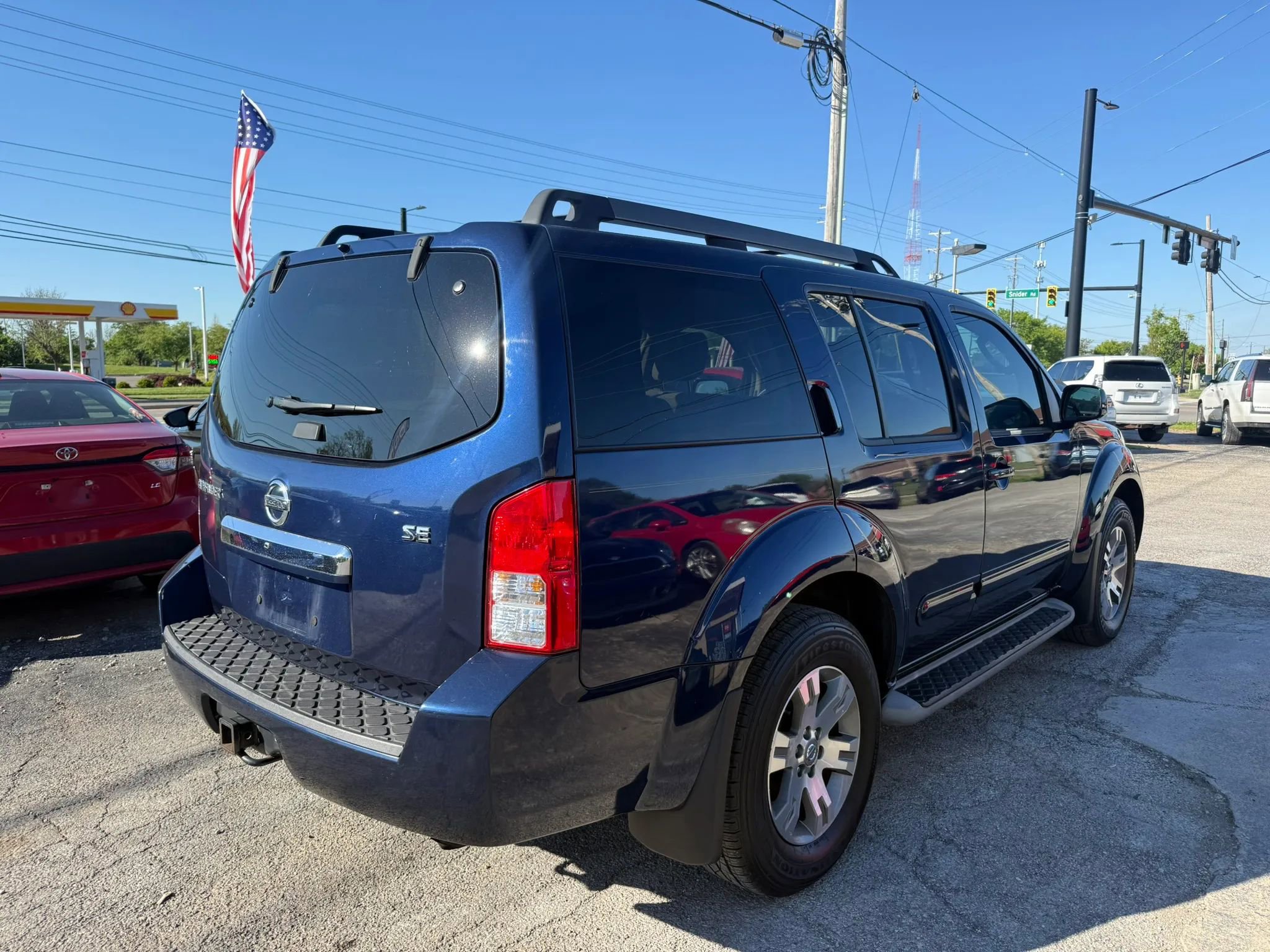 Used 2010 Nissan Pathfinder SE w/ SE Premium Journey Pkg RWD image 6