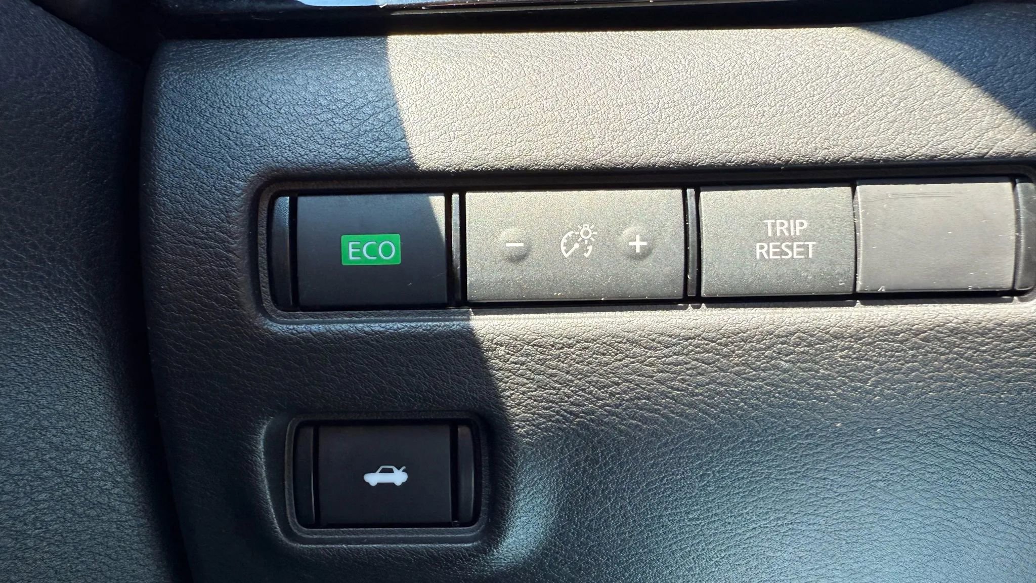 Used 2022 Nissan Sentra SV image 27