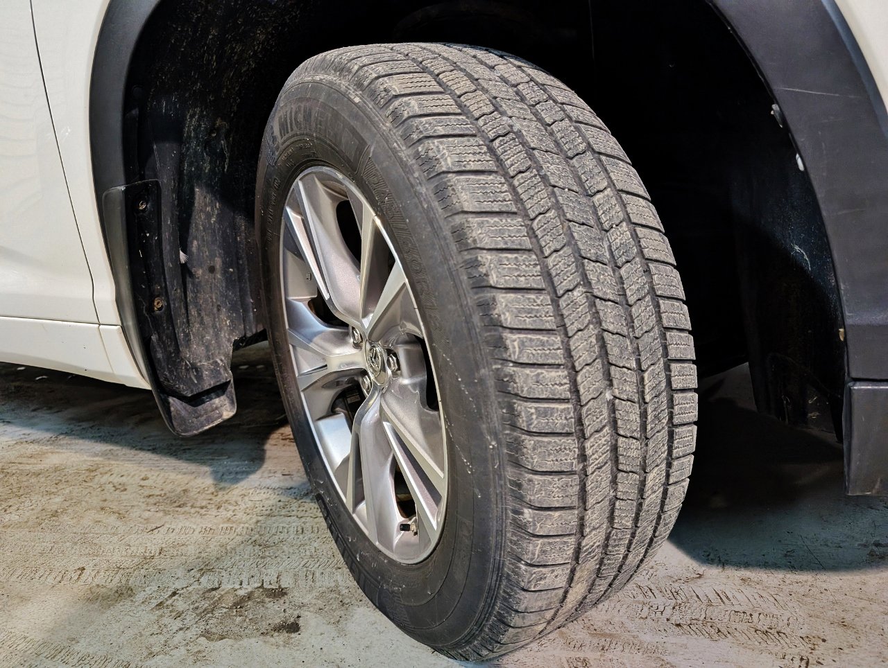 Used 2015 Toyota Highlander XLE image 61