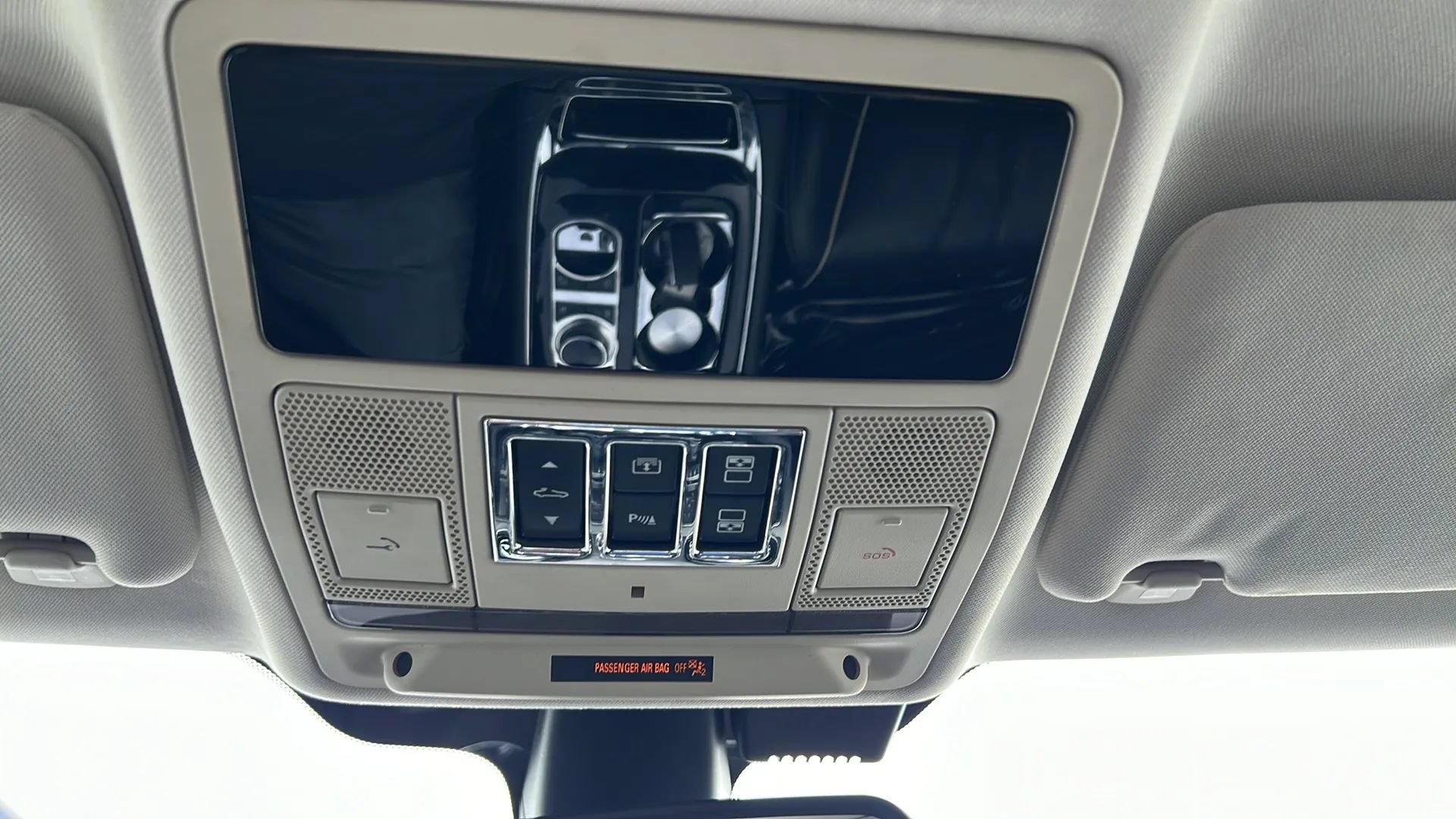 Used 2016 Jaguar XJ Supercharged RWD image 24
