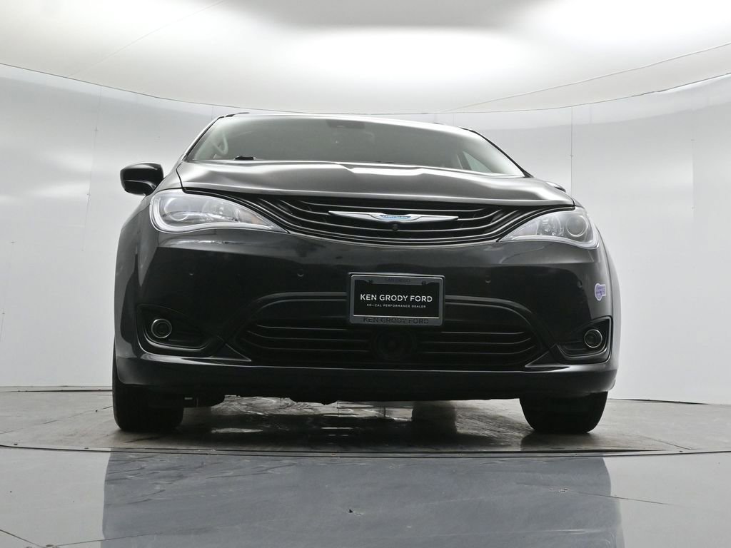 Used 2018 Chrysler Pacifica Limited w/ Advanced Safetytec Group image 46