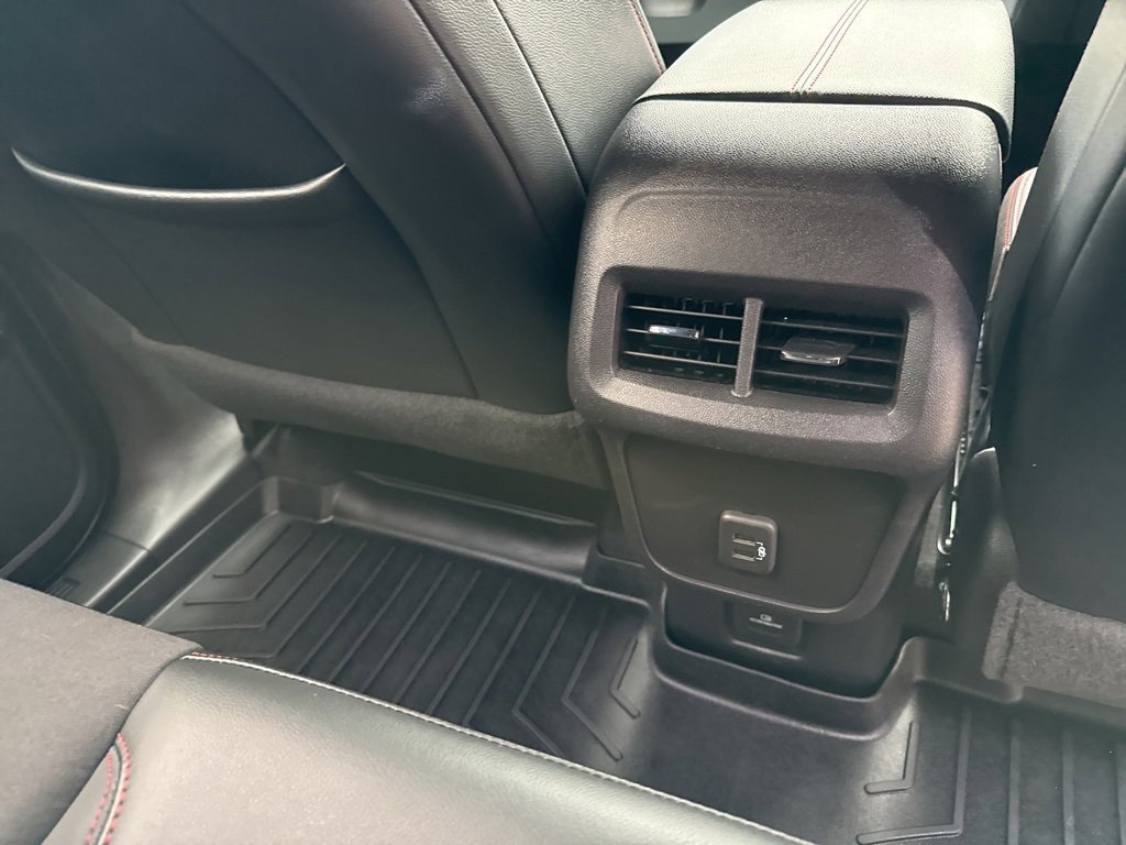 Used 2022 Chevrolet Equinox RS w/ Infotainment Package image 18