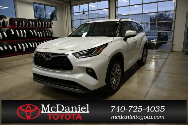 Used 2022 Toyota Highlander Platinum image 1