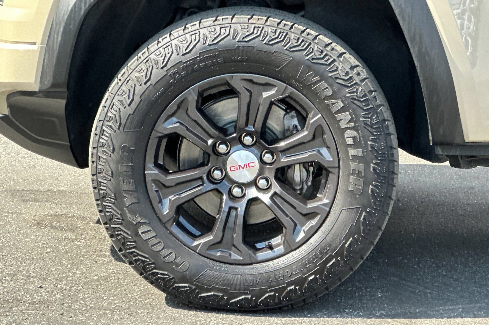Certified 2024 GMC Canyon Elevation RWD image 10