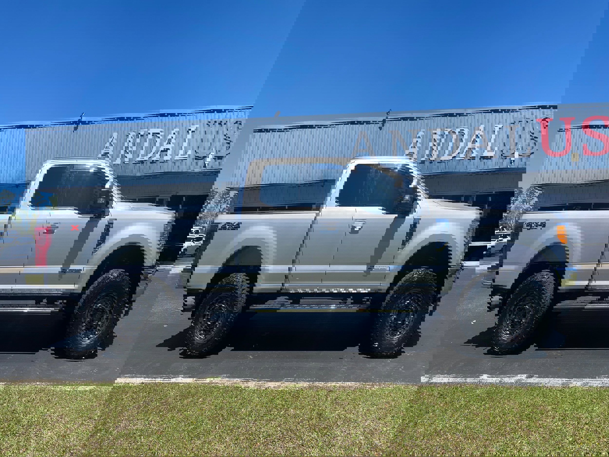 Used 2017 Ford F250 Lariat w/ Tow Technology Bundle image 2