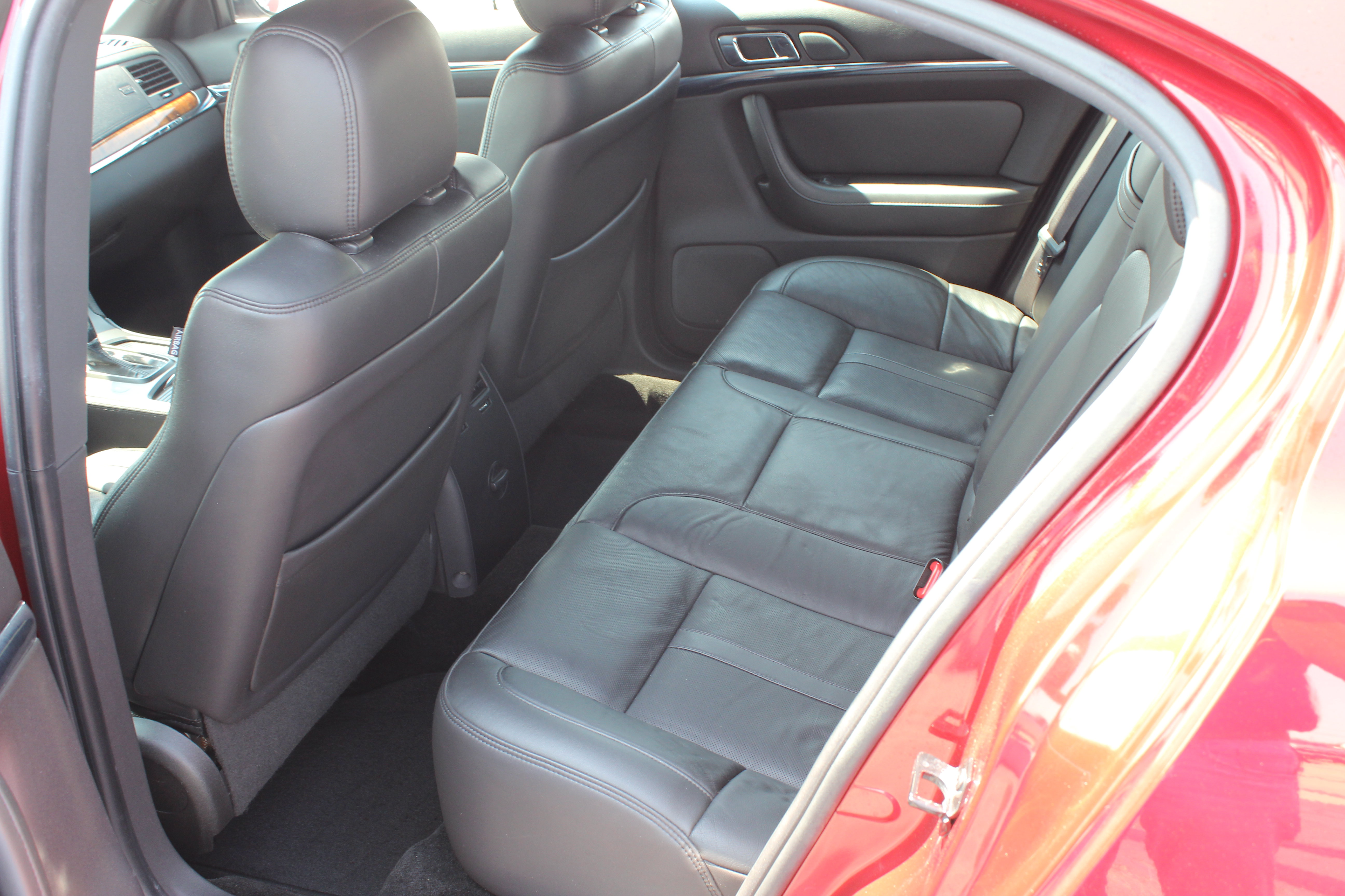 Used 2013 Lincoln MKS FWD image 19