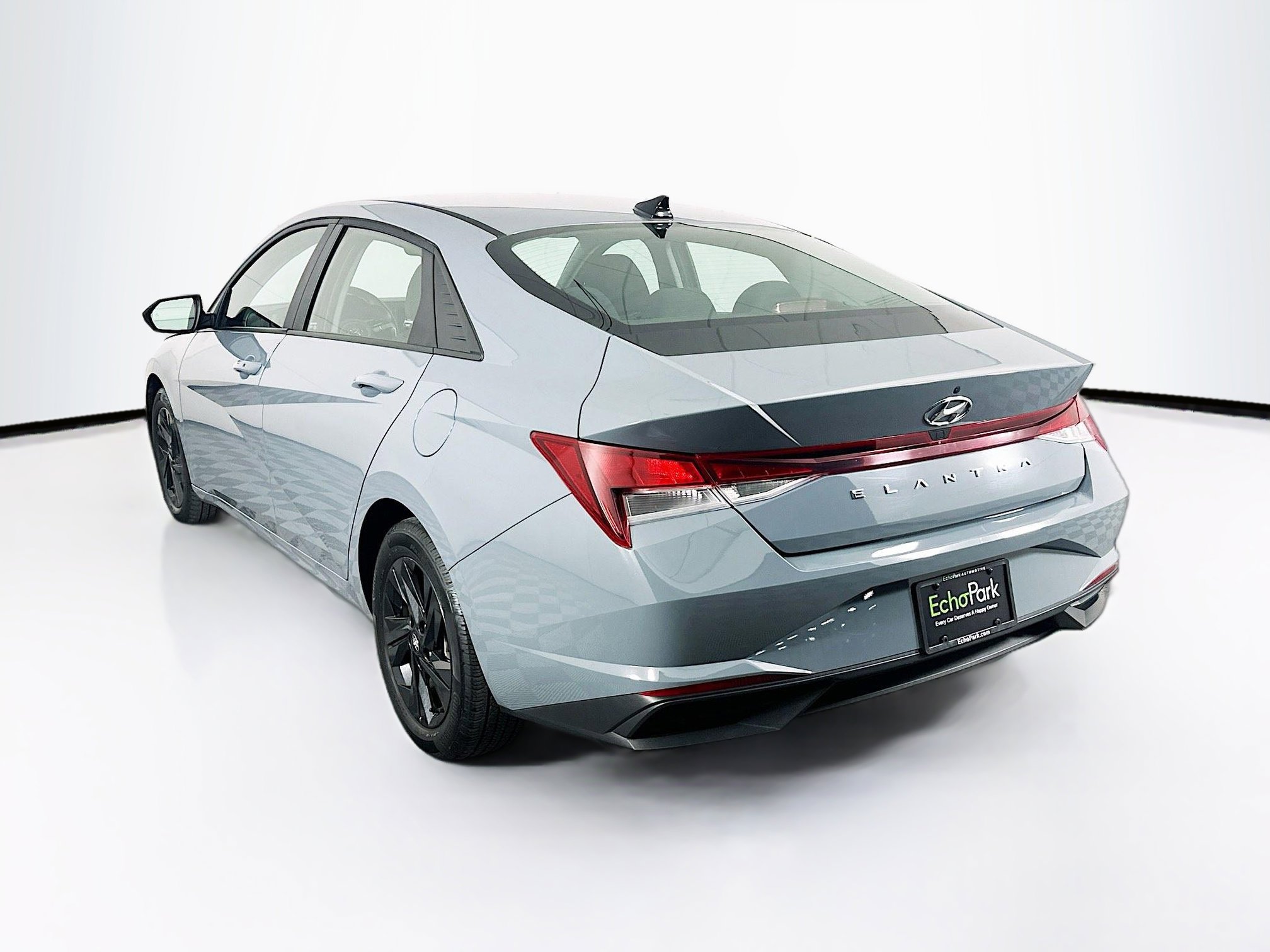 Used 2023 Hyundai Elantra SEL image 5