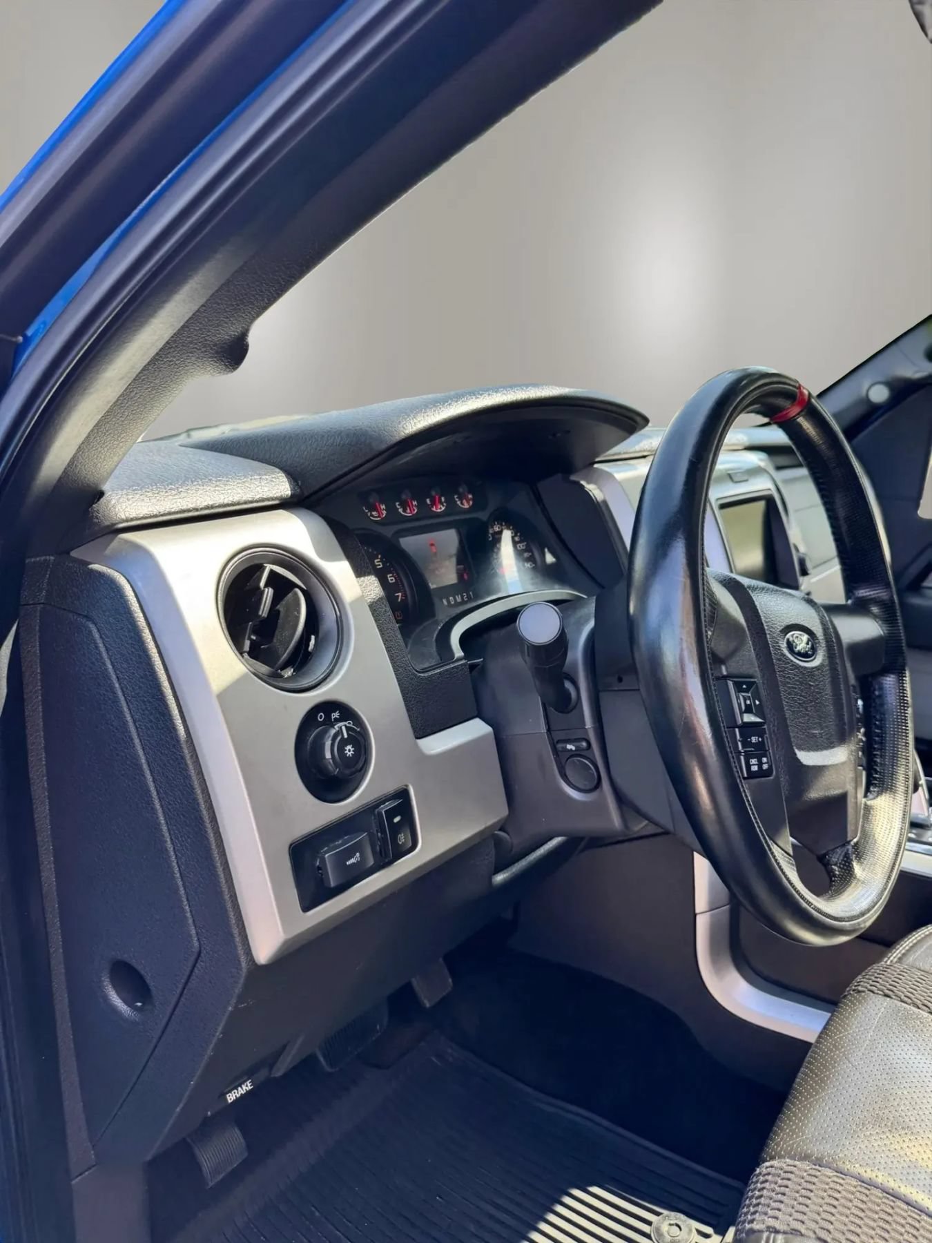 Used 2014 Ford F150 Raptor w/ Equipment Group 801A Luxury AWD/4WD image 14