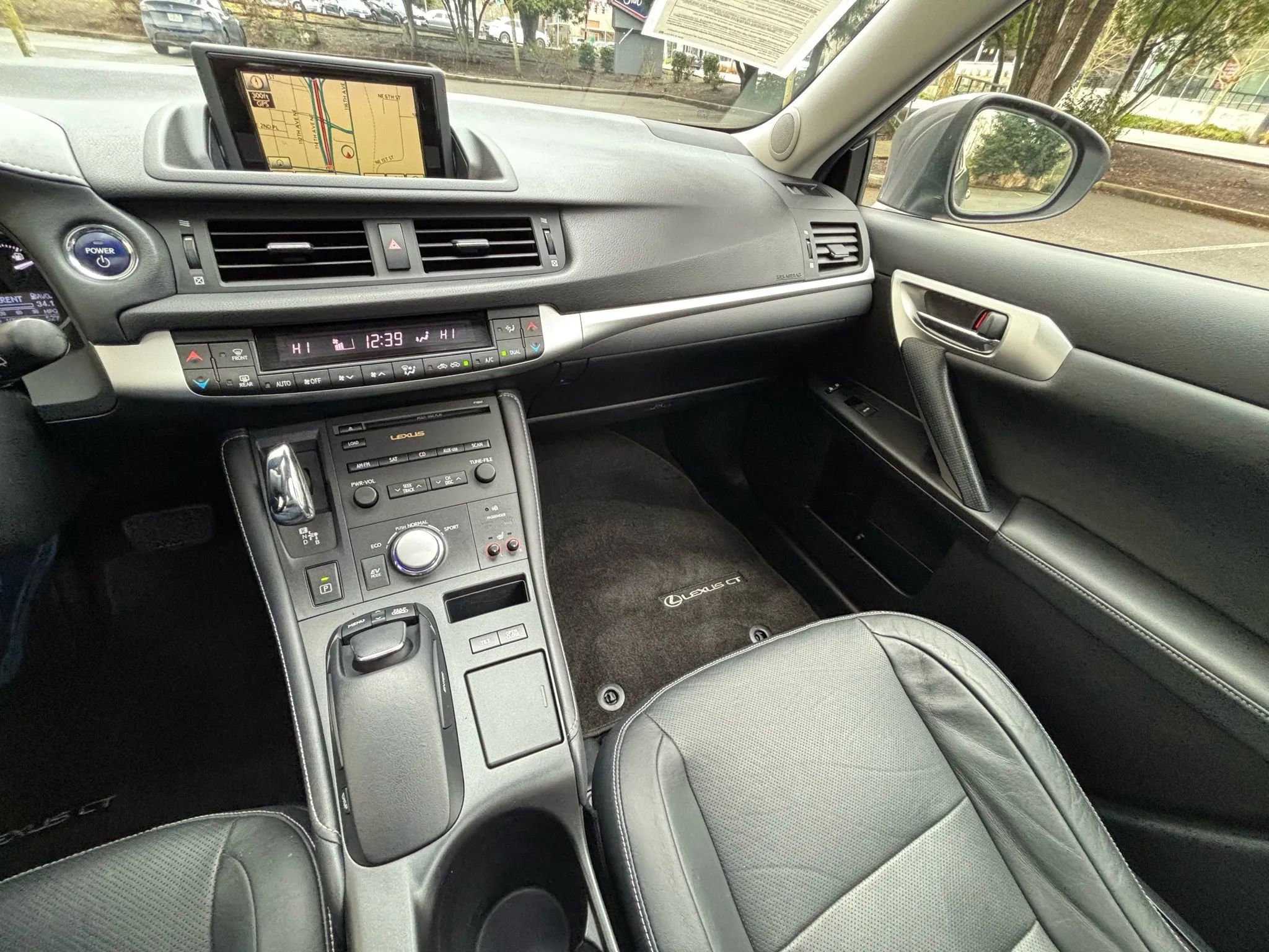 Used 2012 Lexus CT 200h Premium w/ Leather Pkg image 10