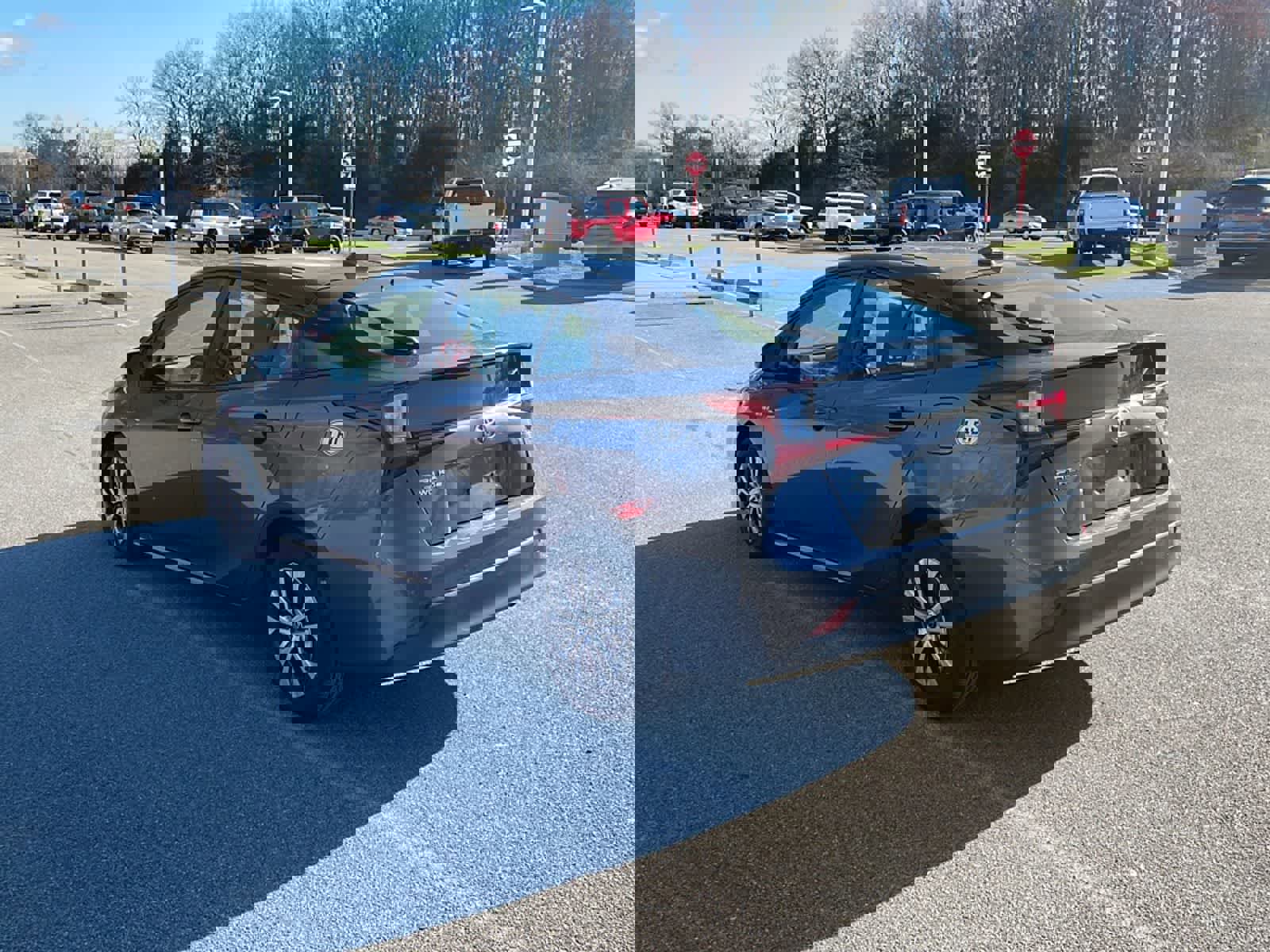 Certified 2021 Toyota Prius LE w/ Carpet Mat Package (TMS) image 6