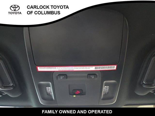 Used 2025 Toyota Camry SE w/ Convenience Package image 28