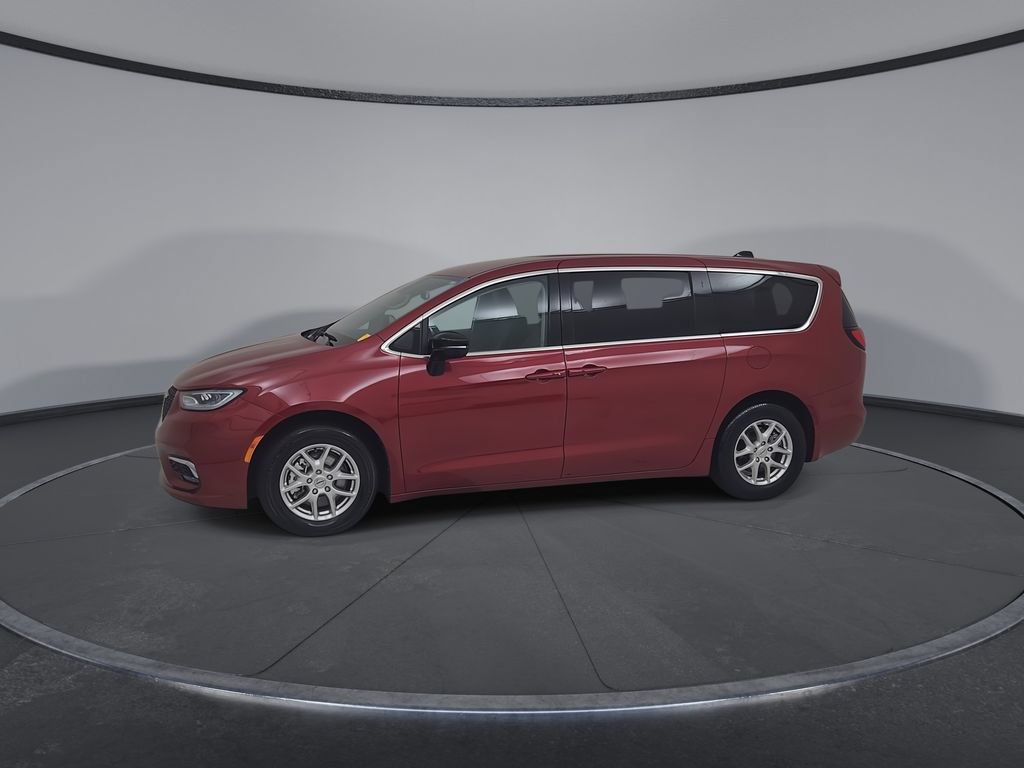 Used 2024 Chrysler Pacifica Touring-L FWD image 10