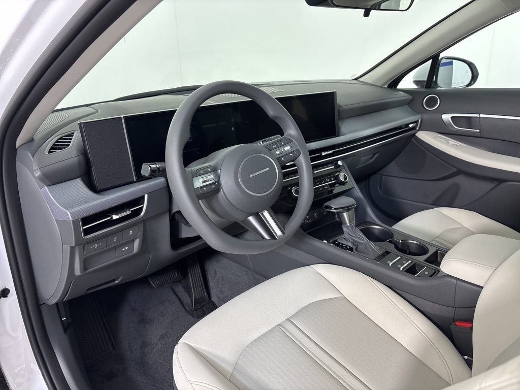 New 2026 Hyundai Sonata SE FWD image 15