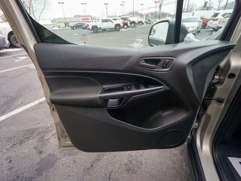 Used 2016 Ford Transit Connect XL image 10