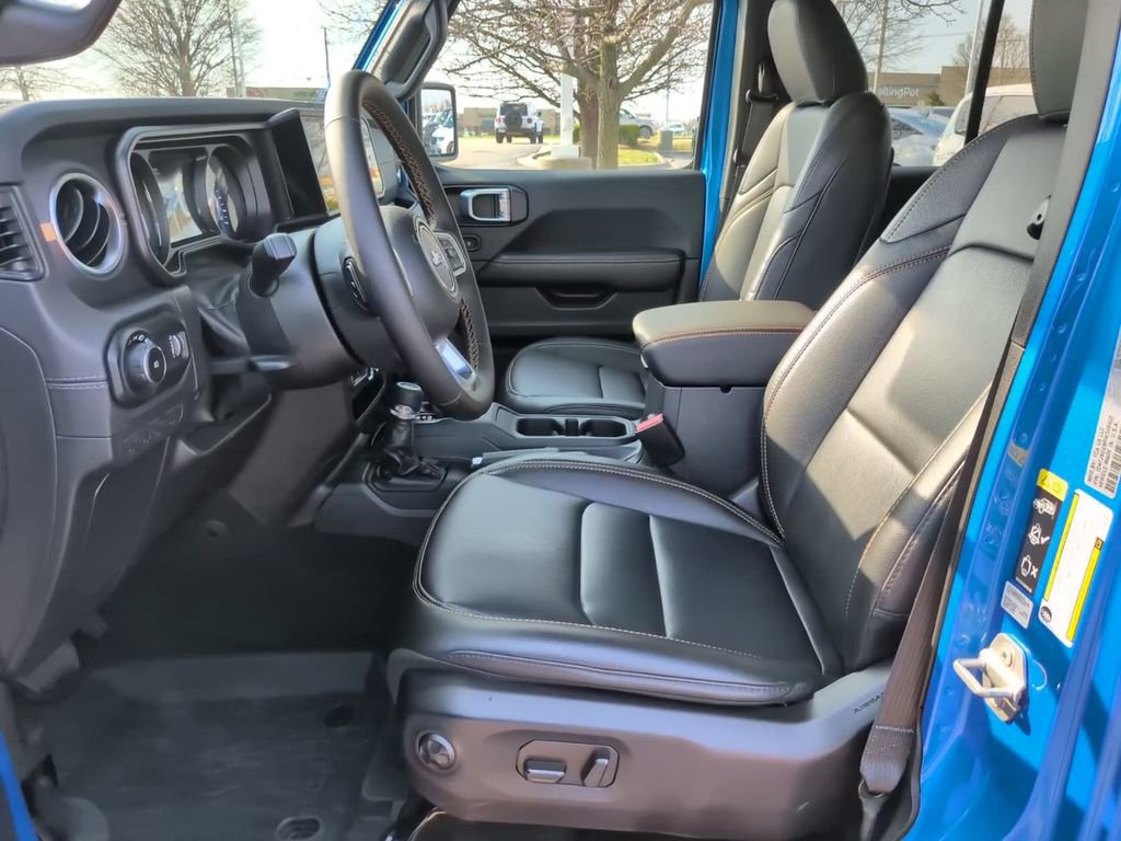 Used 2024 Jeep Wrangler Sahara w/ Technology Group image 24