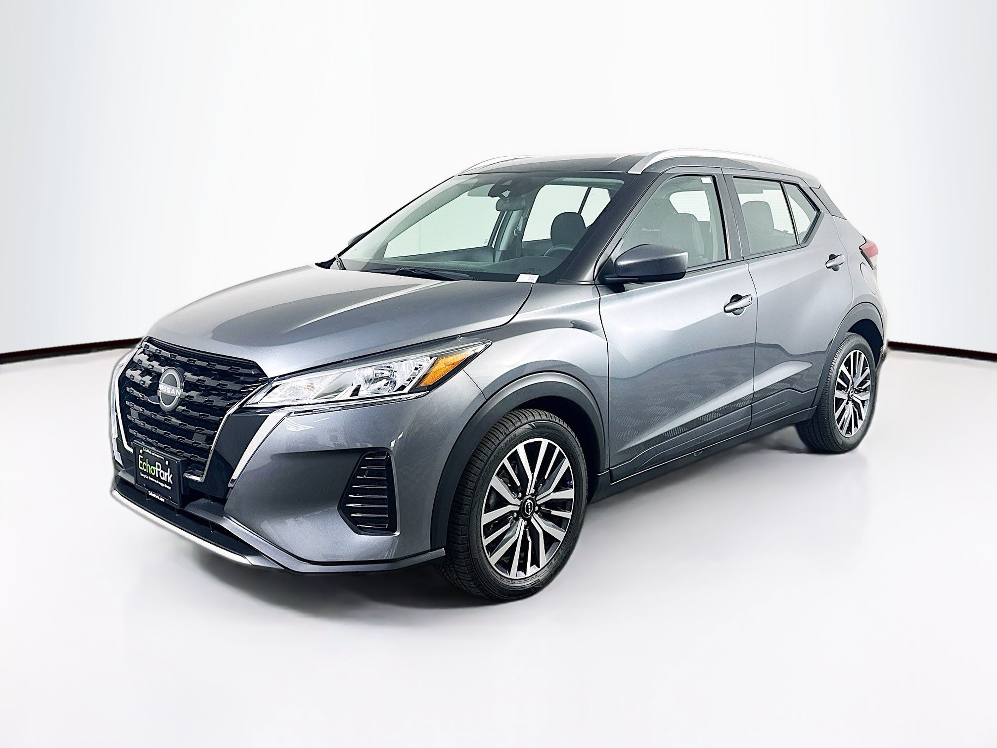 Used 2022 Nissan Kicks SV FWD image 3
