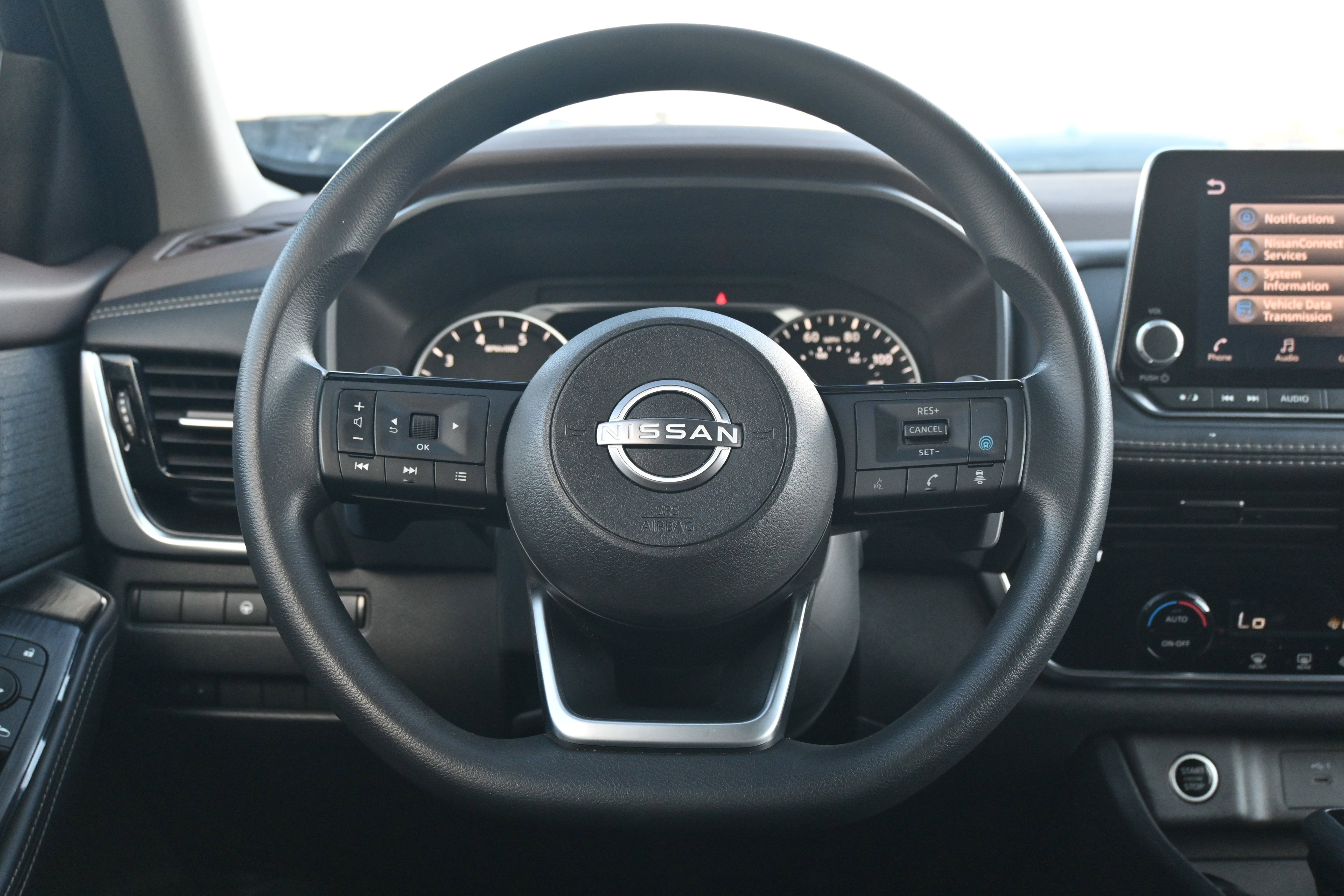 Used 2023 Nissan Rogue SV image 18