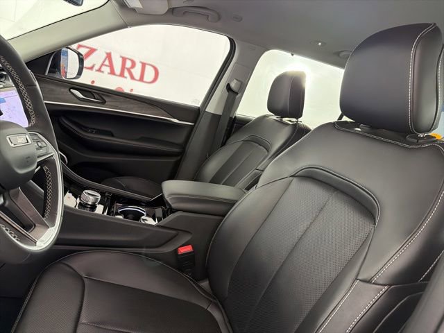 Used 2023 Jeep Grand Cherokee L Limited w/ Luxury Tech Group II RWD image 11