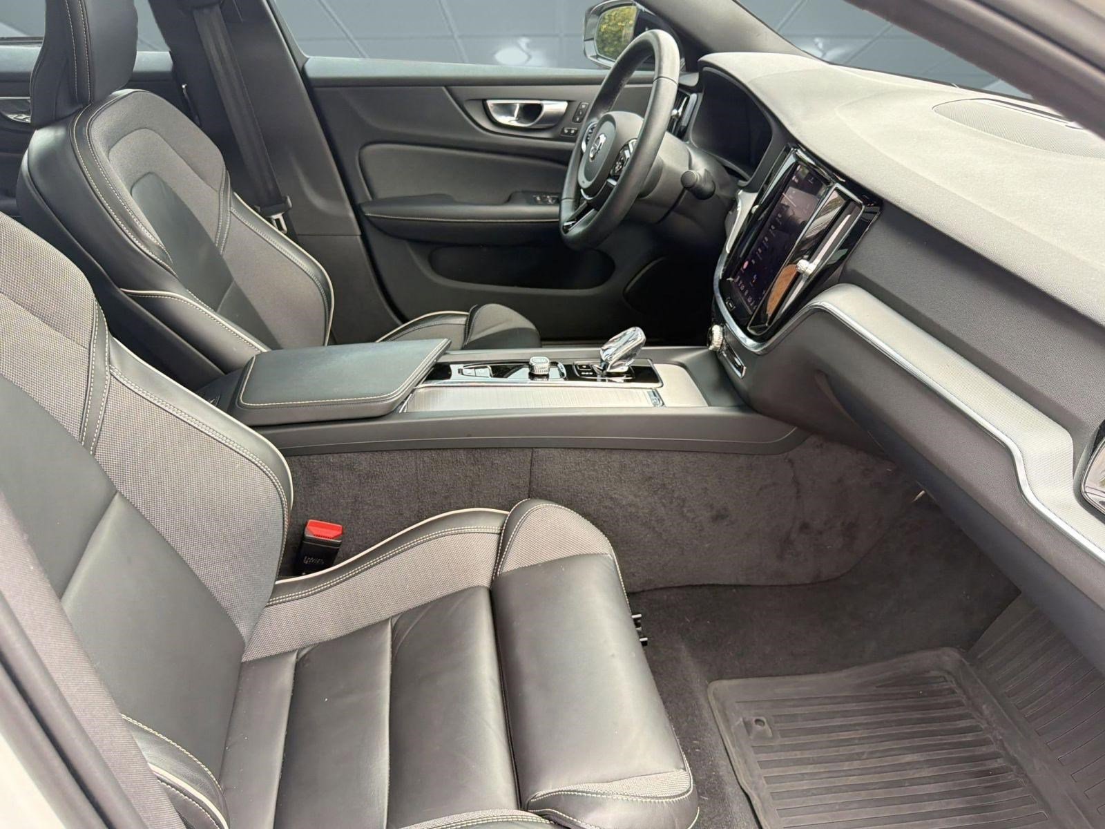 Certified 2024 Volvo S60 B5 Plus w/ Climate Package image 30