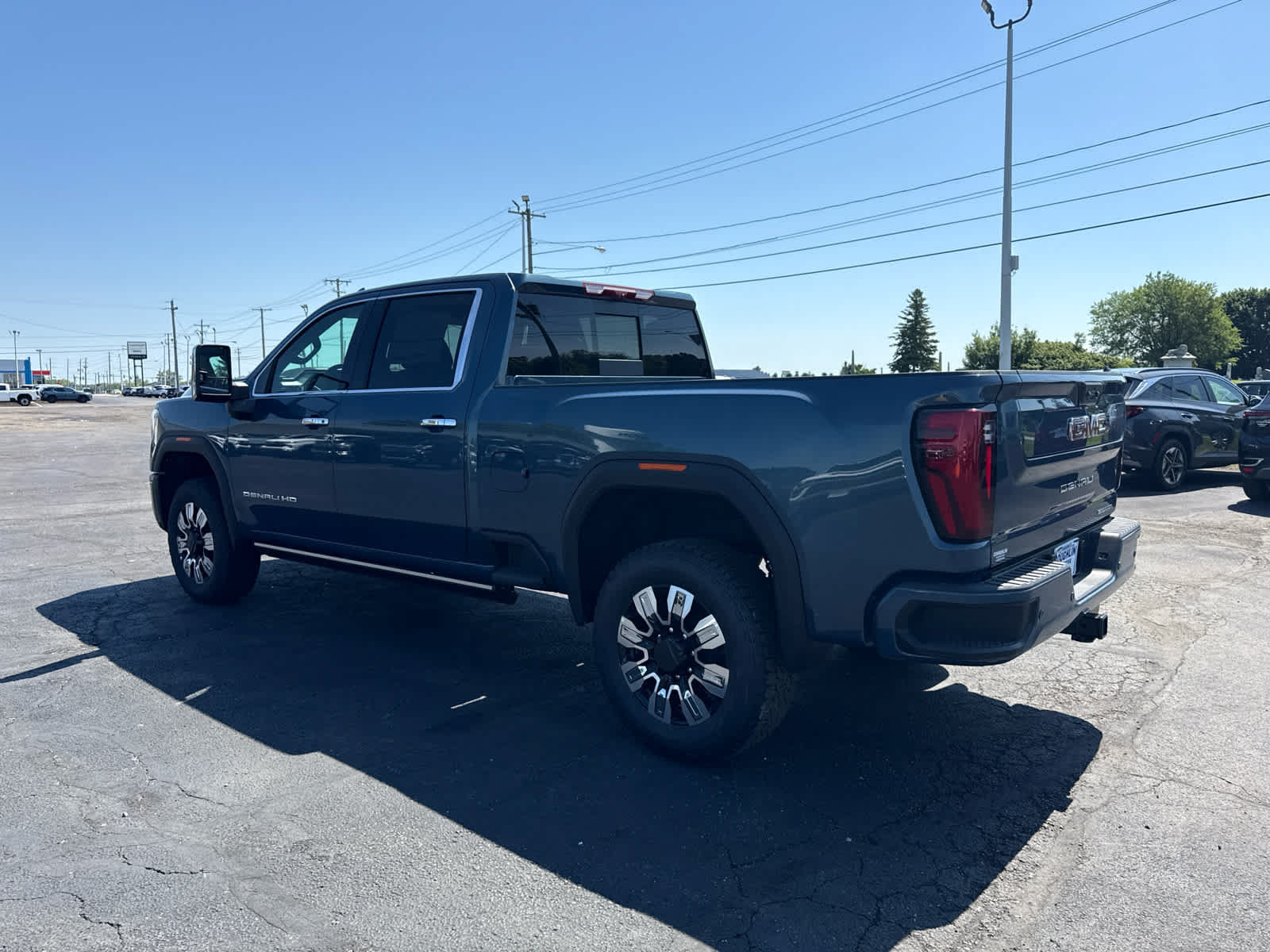 New 2026 GMC Sierra 3500 Denali w/ Denali Reserve Package AWD/4WD image 3