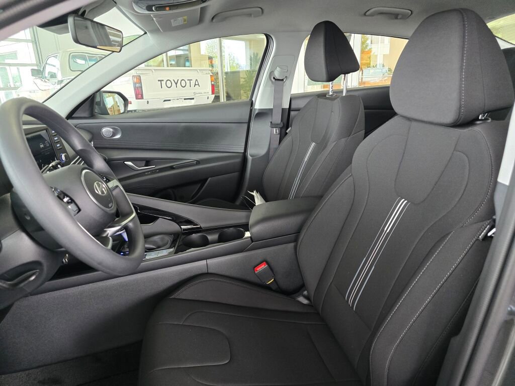 New 2026 Hyundai Elantra Hybrid FWD image 19