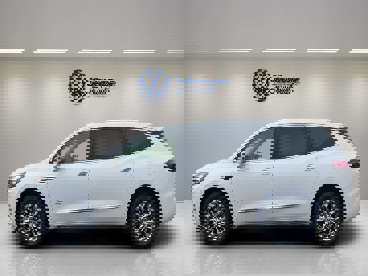 Used 2021 Buick Enclave Avenir image 2