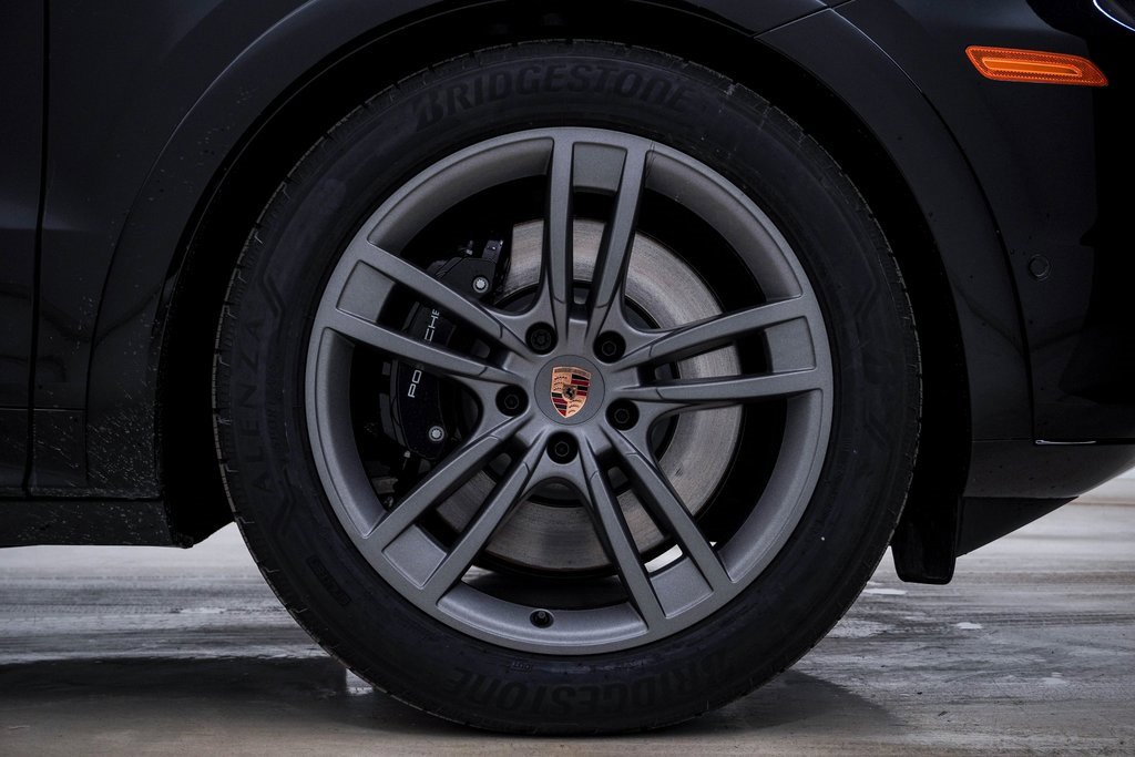 New 2026 Porsche Cayenne GTS image 10