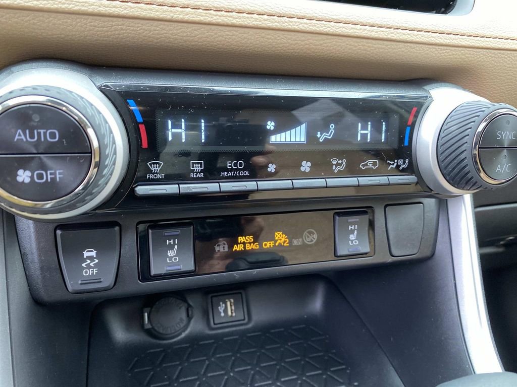 Used 2024 Toyota RAV4 XLE w/ Convenience Package image 16