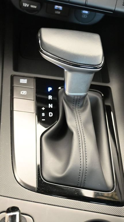 Certified 2025 Hyundai Elantra Sport FWD image 34