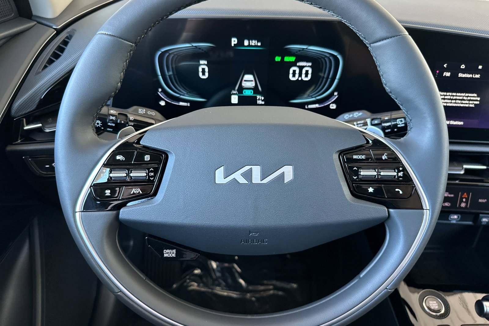 New 2025 Kia Niro SX image 20