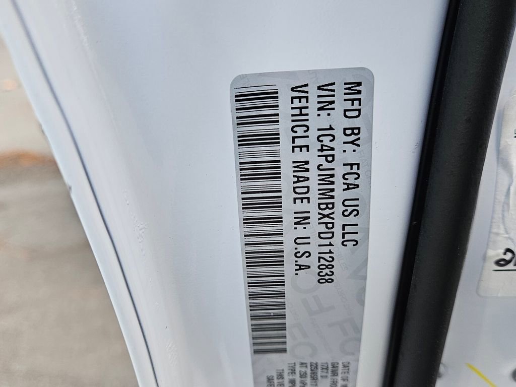 Used 2023 Jeep Cherokee Altitude Lux image 16