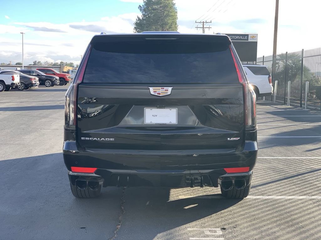 Certified 2024 Cadillac Escalade ESV V w/ Heavy-Duty Trailer Package image 5