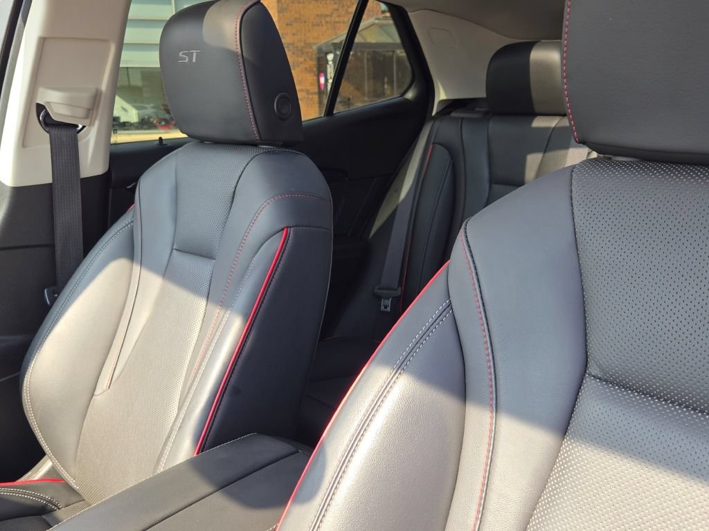 Used 2023 Buick Envision Essence w/ Sport Touring Package AWD/4WD image 29