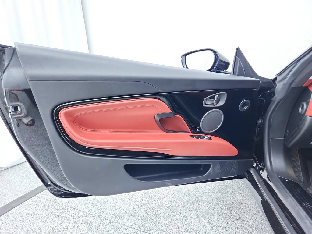 Used 2018 Aston Martin DB11 Coupe RWD image 18