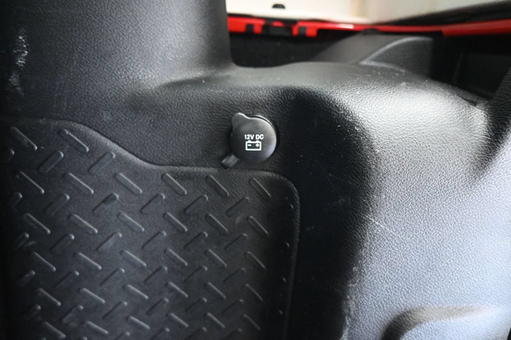 Used 2016 Jeep Wrangler Unlimited Rubicon AWD/4WD image 39