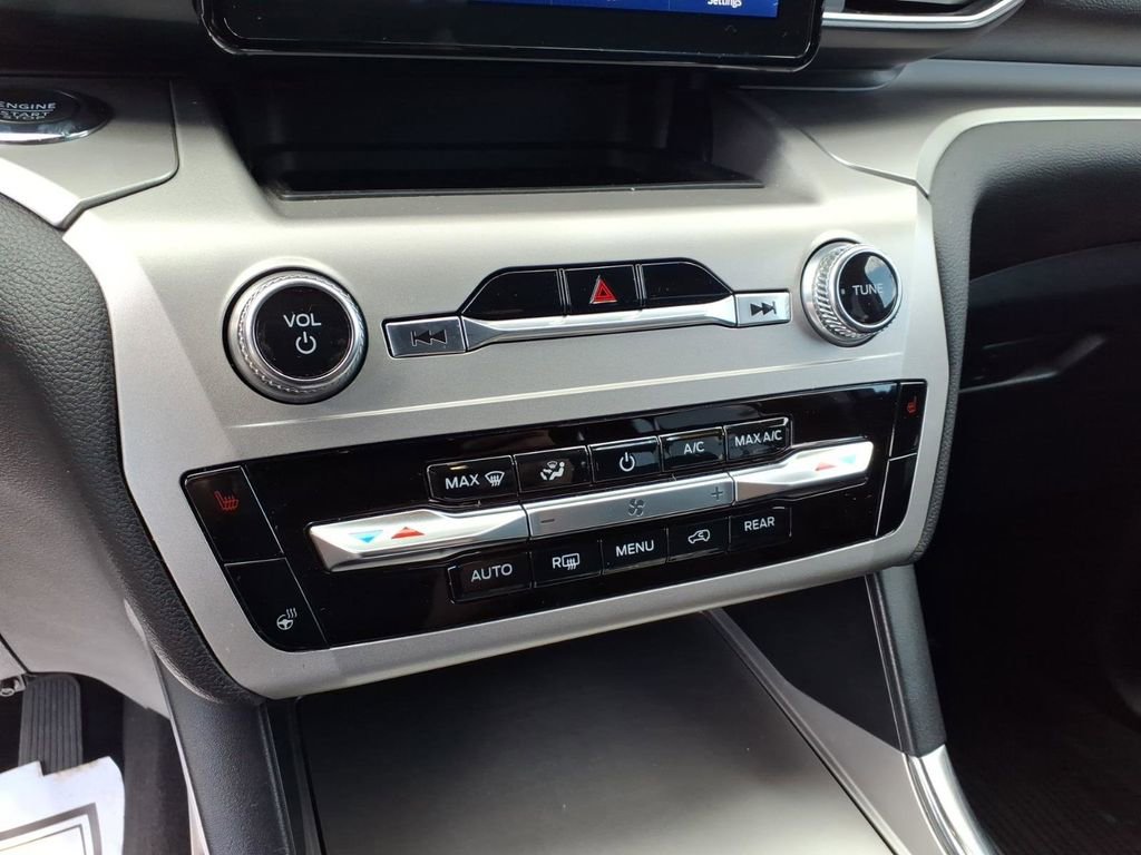 Used 2022 Ford Explorer XLT w/ Equipment Group 202A image 23