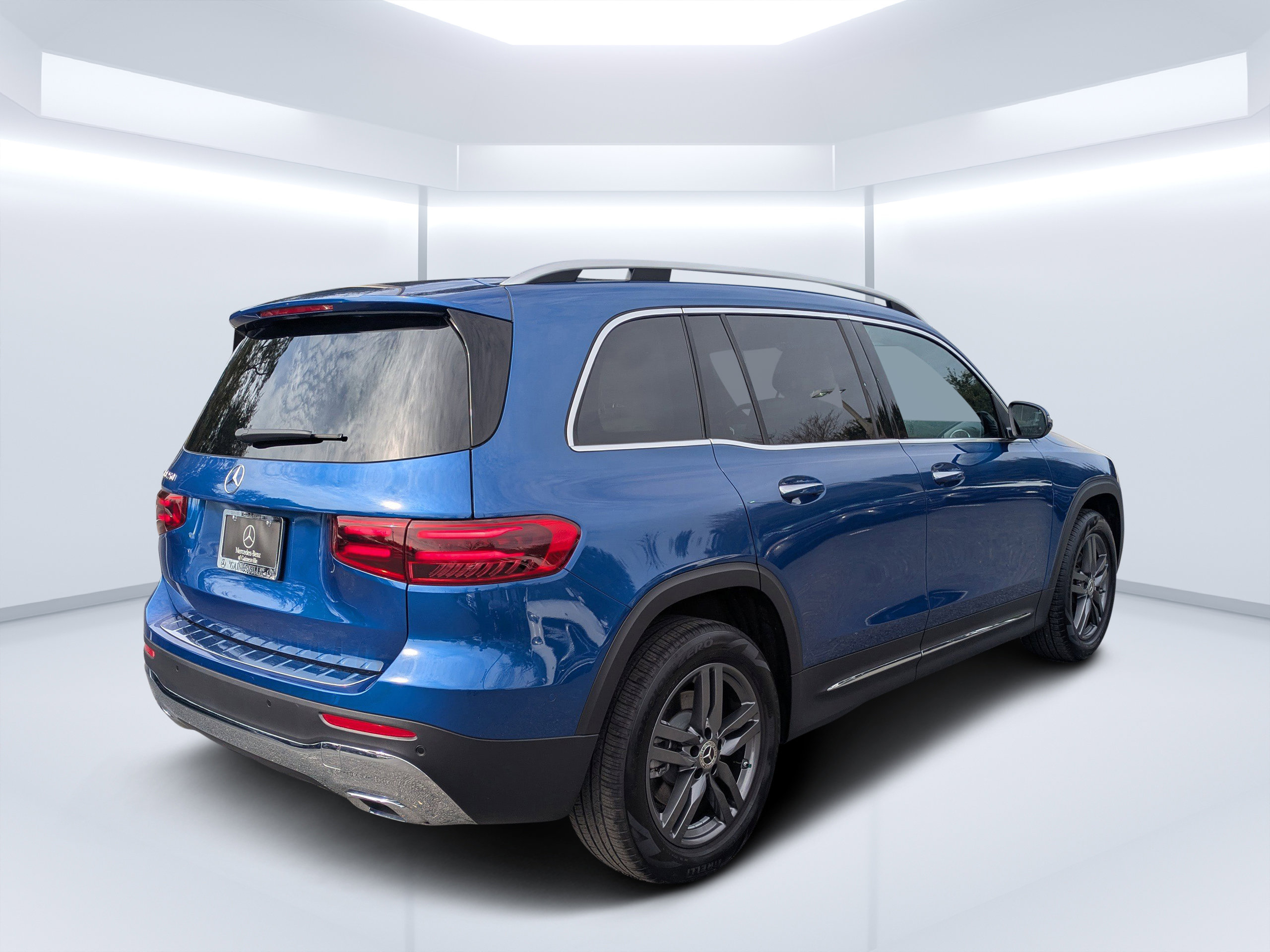 Certified 2025 Mercedes-Benz GLB 250 image 3