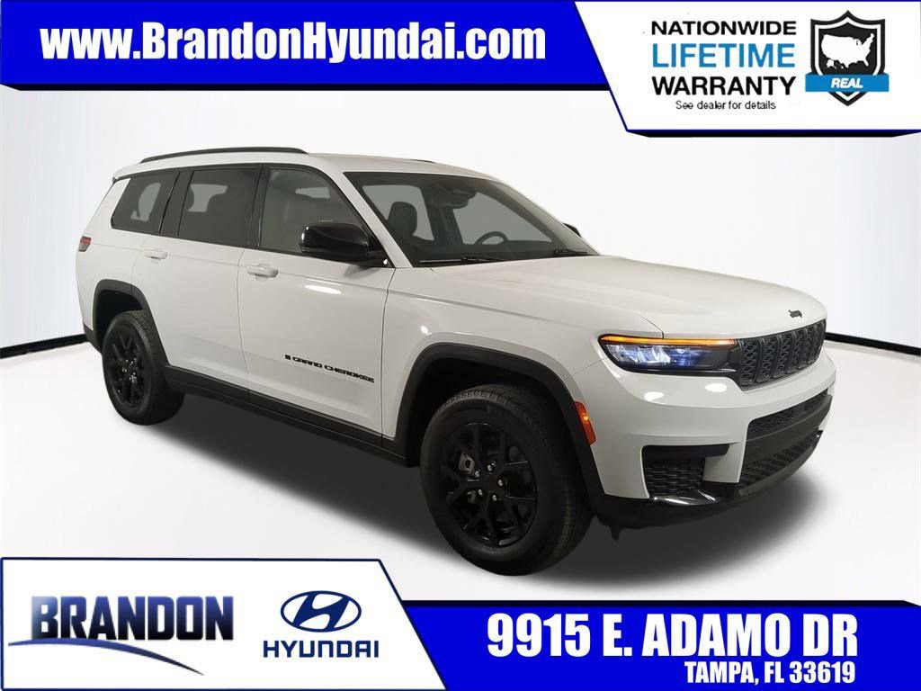 Used 2024 Jeep Grand Cherokee L Laredo image 1