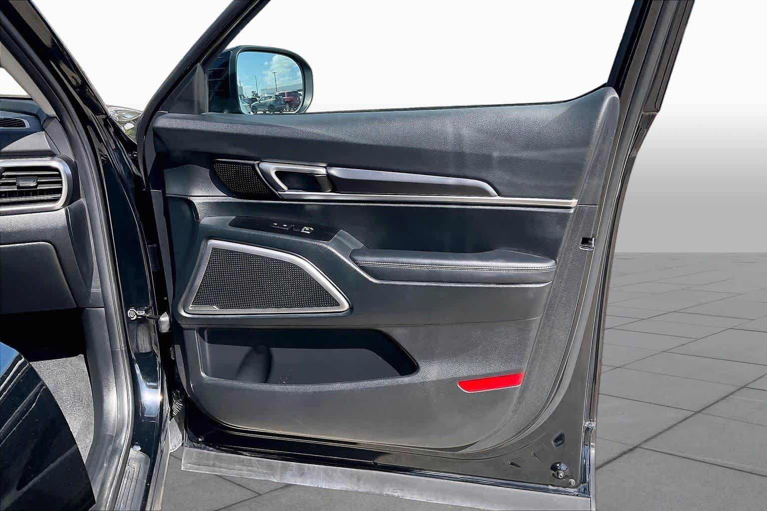Used 2025 Kia Telluride S FWD image 22
